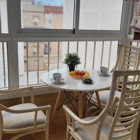 Апартаменты La Residencia De Lia - 200 M From The Торевьиа