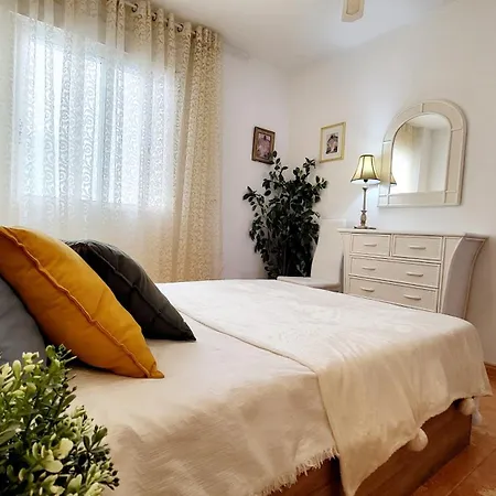 La Residencia De Lia - 200 M From The Торевьиа