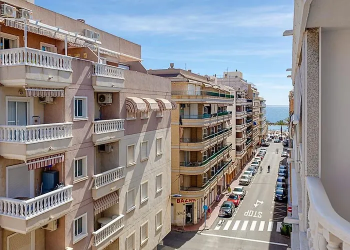 Апартаменты La Residencia De Lia - 200 M From The Торевьиа