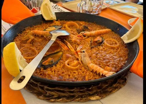 La Residencia De Lia - 200 M From The Торевьиа